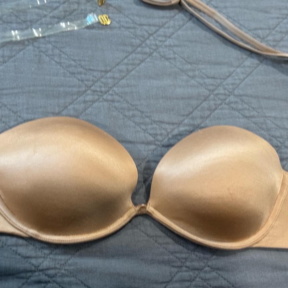 Victorias Secret 36B Seamless Tan Strapless Bra with 2 sets of straps